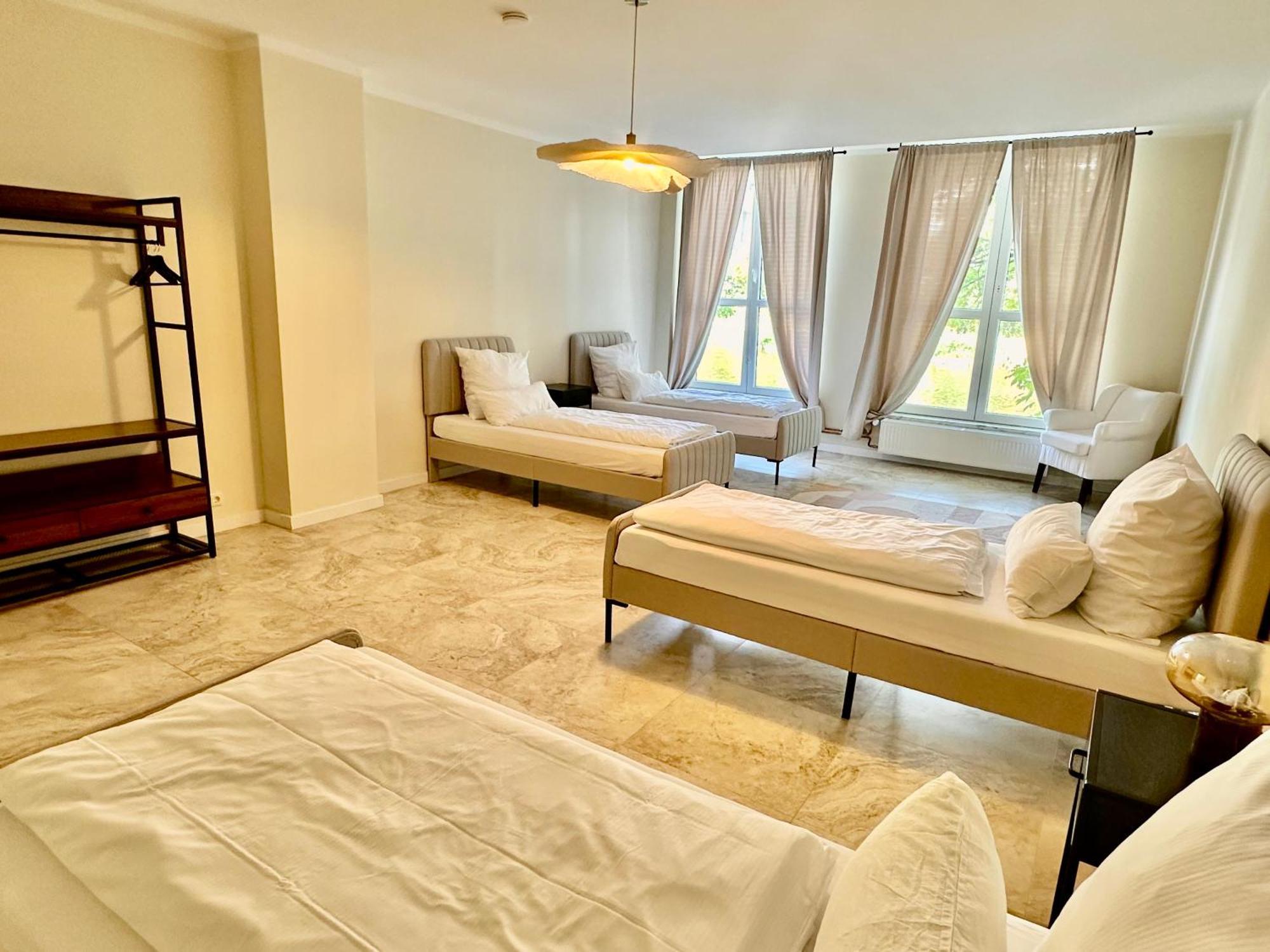 Sanierte 5 Zimmer Luxus Standard Apartment Auf 350Qm Hamburg Exterior foto