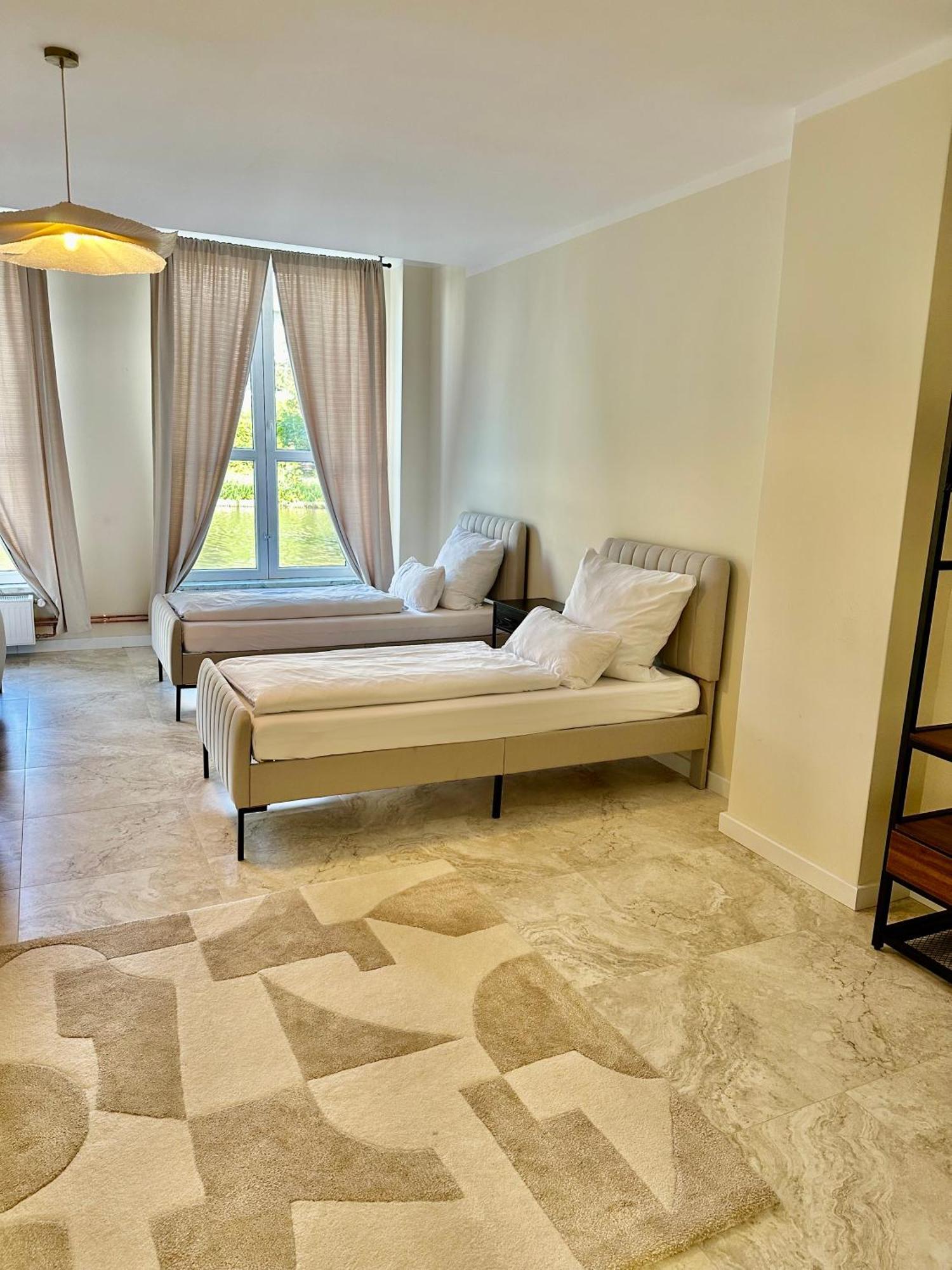 Sanierte 5 Zimmer Luxus Standard Apartment Auf 350Qm Hamburg Exterior foto